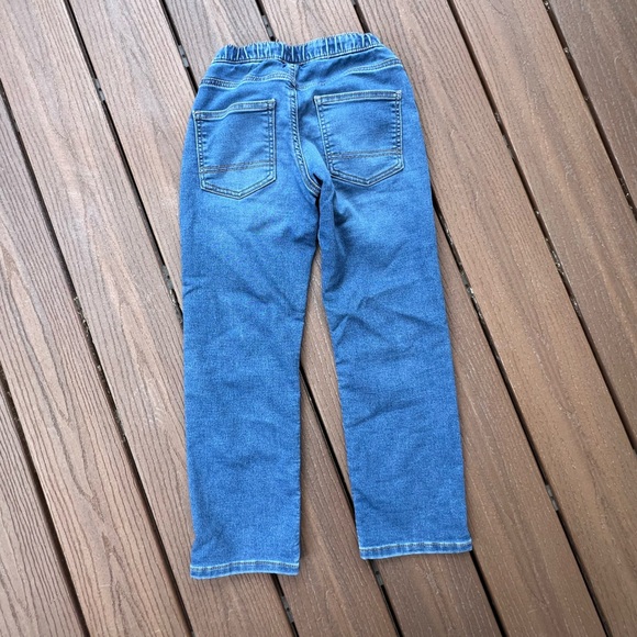 Cat & Jack athletic straight pull on jeans - size 8 - Picture 2 of 3